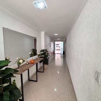 Apartamento em Praia Grande, bairro Guilhermina
