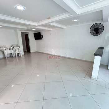 Apartamento em Praia Grande, bairro Guilhermina