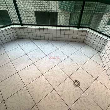 Apartamento em Praia Grande, bairro Guilhermina