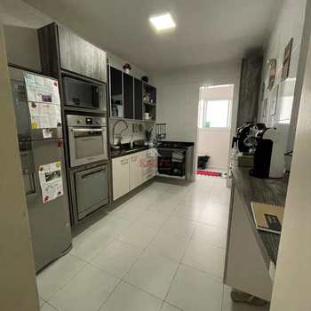 Apartamento em Praia Grande, bairro Guilhermina