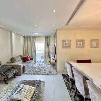 Apartamento em Praia Grande, bairro Guilhermina