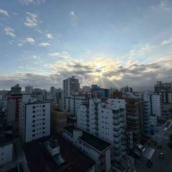Apartamento em Praia Grande, bairro Guilhermina