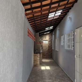 Casa em Praia Grande, bairro Maracanã