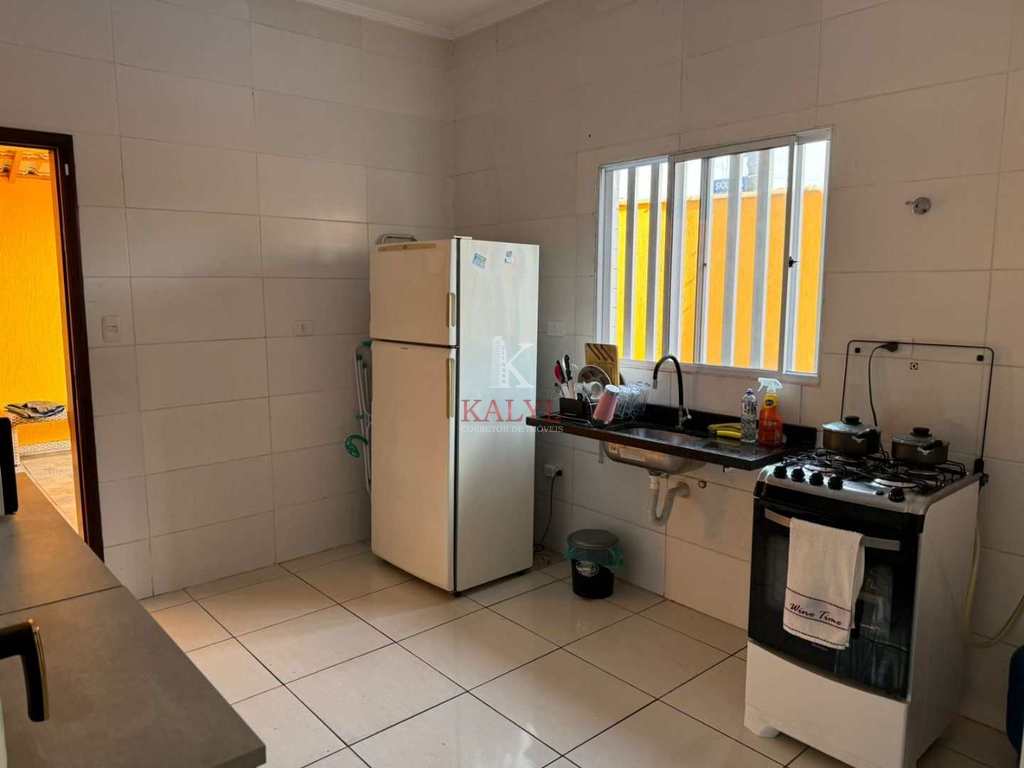 Sobrado em Praia Grande, no bairro Antártica
