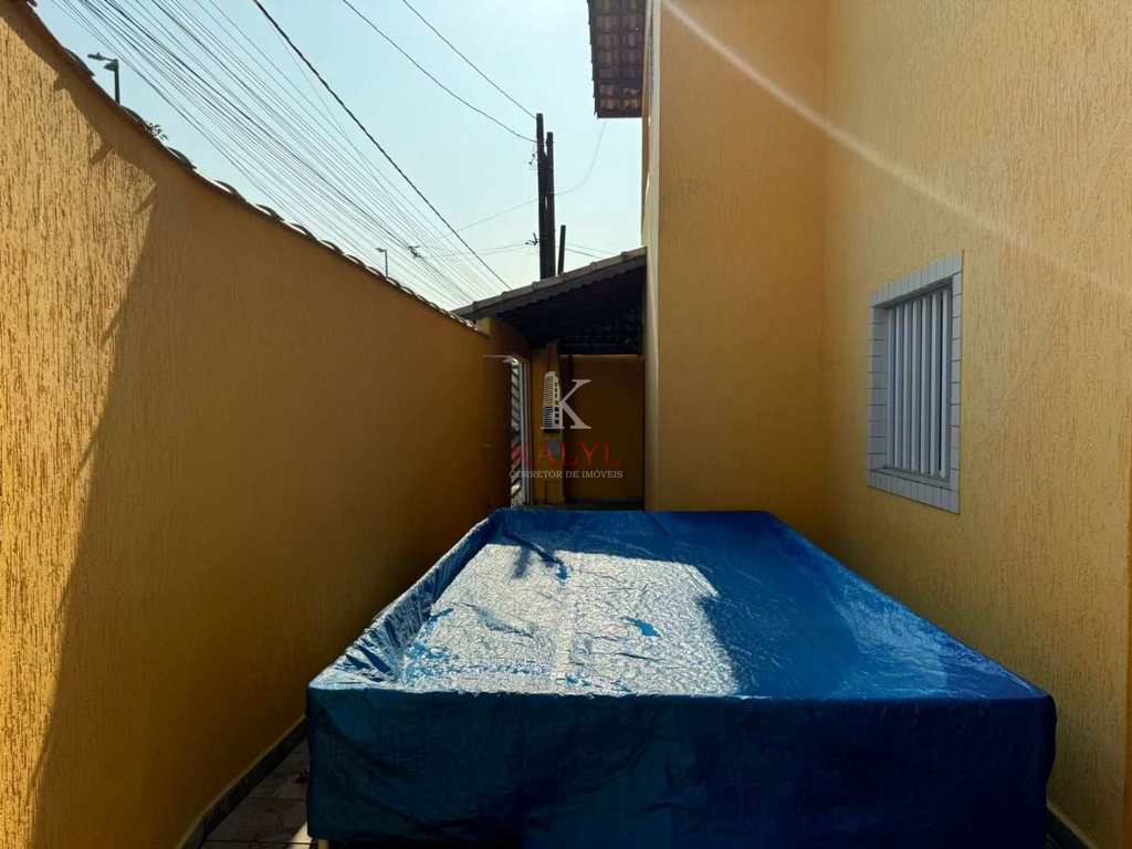 Sobrado em Praia Grande, no bairro Antártica