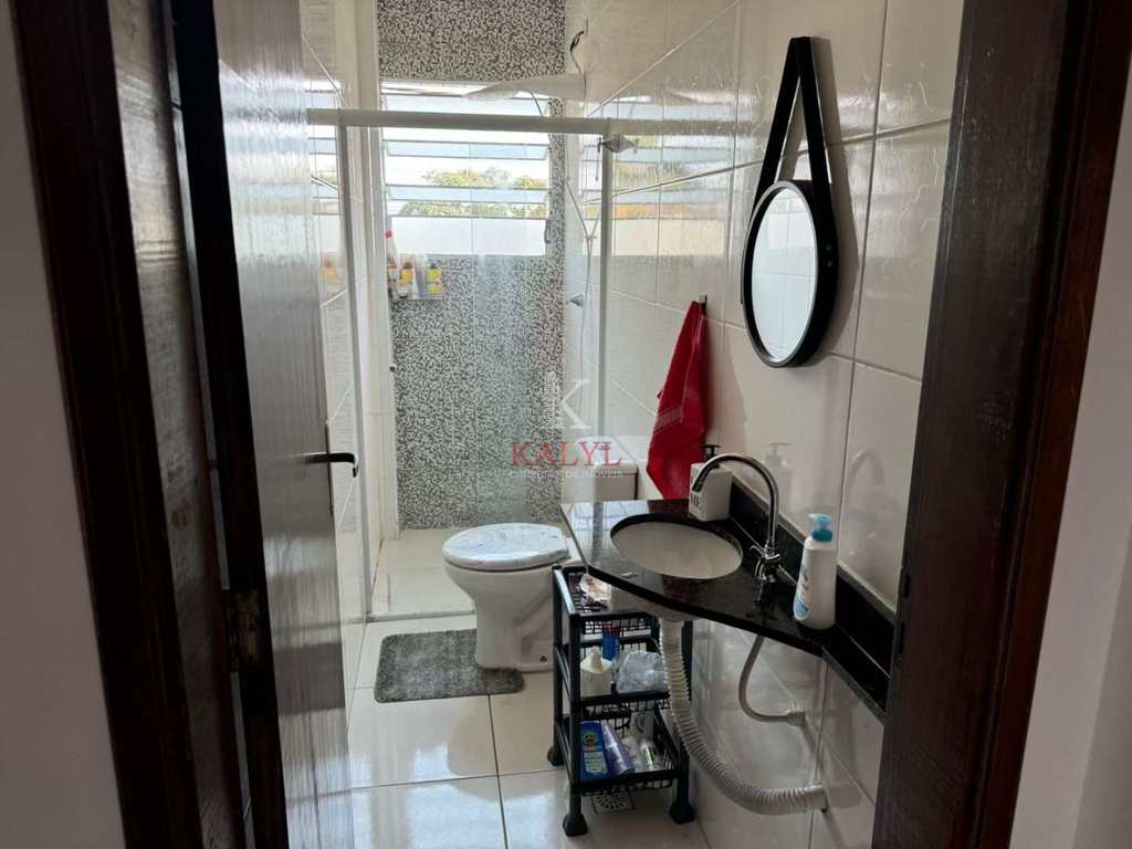 Sobrado em Praia Grande, no bairro Antártica