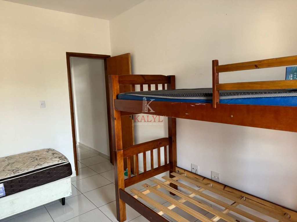 Sobrado em Praia Grande, no bairro Antártica