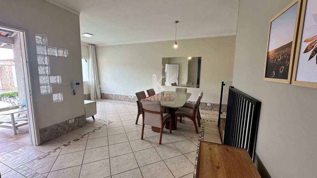 Casa em Praia Grande, no bairro Real