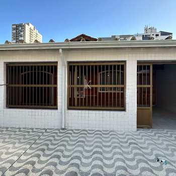 Casa em Praia Grande, bairro Guilhermina