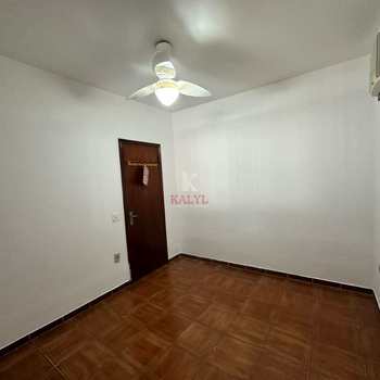 Casa em Praia Grande, bairro Guilhermina