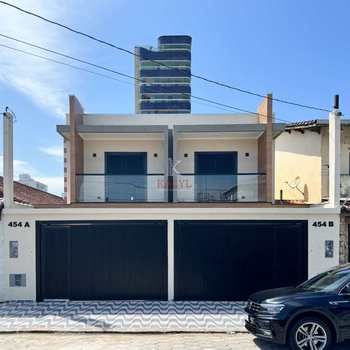 Sobrado em Praia Grande, bairro Guilhermina
