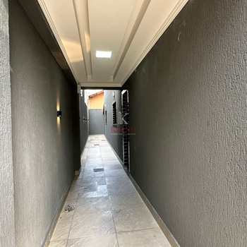 Sobrado em Praia Grande, bairro Guilhermina