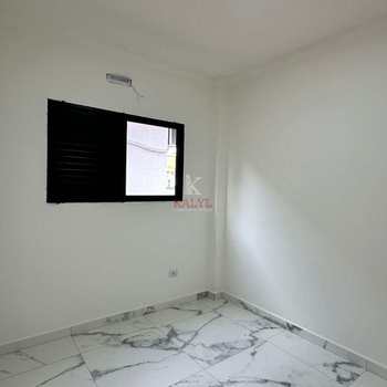 Sobrado em Praia Grande, bairro Guilhermina