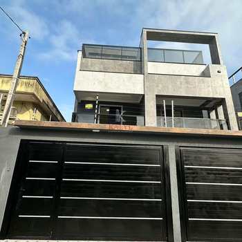 Sobrado em Praia Grande, bairro Guilhermina
