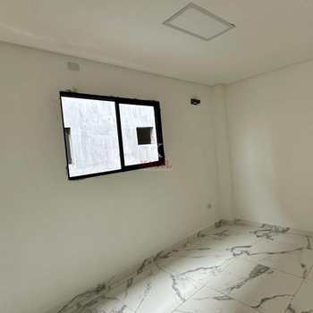 Casa em Praia Grande, bairro Guilhermina