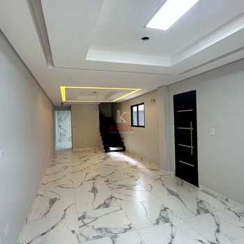 Casa em Praia Grande, bairro Guilhermina