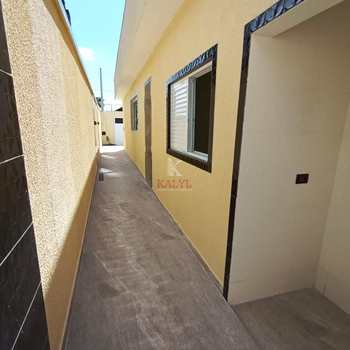 Casa em Praia Grande, bairro Maracanã