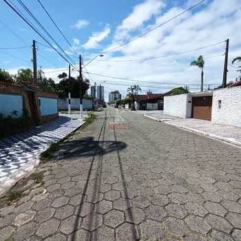 Casa em Praia Grande, bairro Maracanã