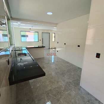 Casa em Praia Grande, bairro Maracanã