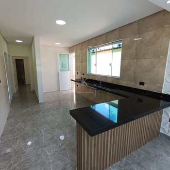 Casa em Praia Grande, bairro Maracanã