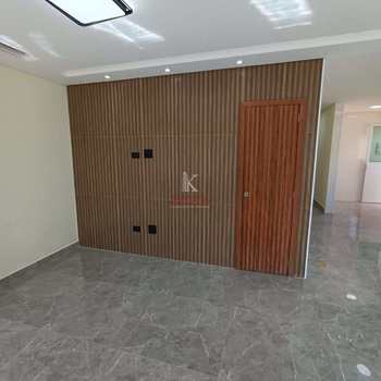 Casa em Praia Grande, bairro Maracanã