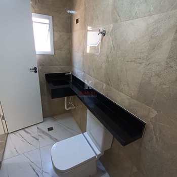 Casa em Praia Grande, bairro Maracanã