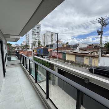 Sobrado em Praia Grande, bairro Guilhermina