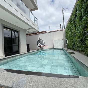 Sobrado em Praia Grande, bairro Guilhermina