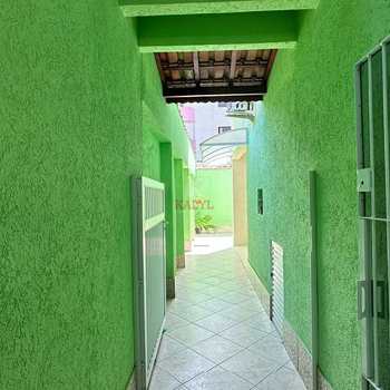 Sobrado em Praia Grande, bairro Guilhermina