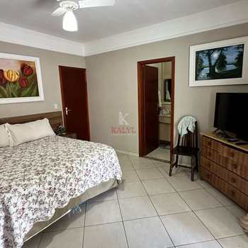 Sobrado em Praia Grande, bairro Guilhermina