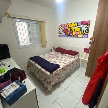 Casa em Praia Grande, bairro Guilhermina