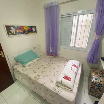 Casa em Praia Grande, bairro Guilhermina