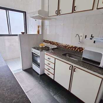 Apartamento em Praia Grande, bairro Guilhermina