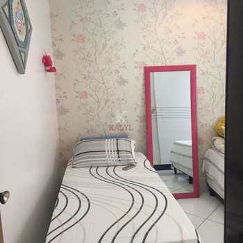 Apartamento em Praia Grande, bairro Guilhermina