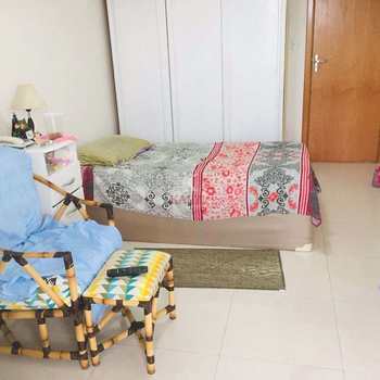 Apartamento em Praia Grande, bairro Guilhermina