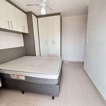 Apartamento em Praia Grande, bairro Guilhermina