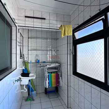 Apartamento em Praia Grande, bairro Vila Guilhermina