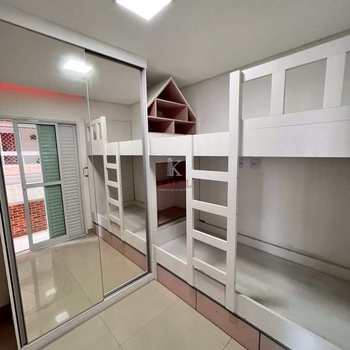 Apartamento em Praia Grande, bairro Guilhermina