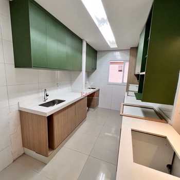 Apartamento em Praia Grande, bairro Guilhermina