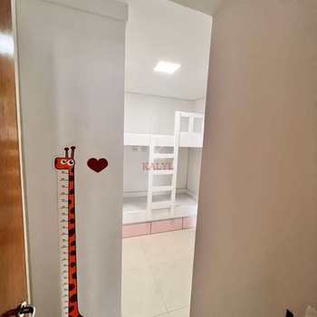 Apartamento em Praia Grande, bairro Guilhermina