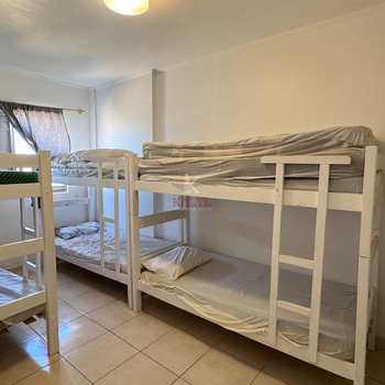 Apartamento em Praia Grande, bairro Guilhermina