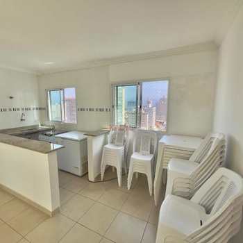Apartamento em Praia Grande, bairro Guilhermina