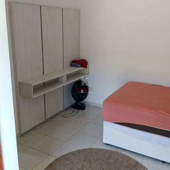 Apartamento em Praia Grande, bairro Guilhermina