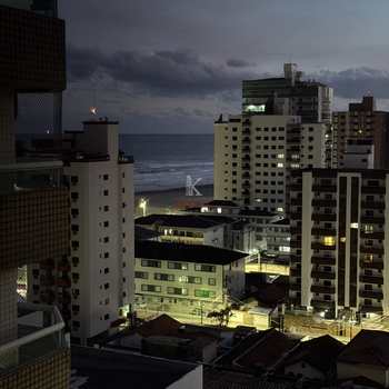Apartamento em Praia Grande, bairro Guilhermina