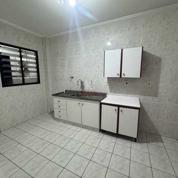 Apartamento em Praia Grande, bairro Guilhermina