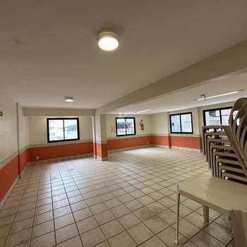 Apartamento em Praia Grande, bairro Guilhermina