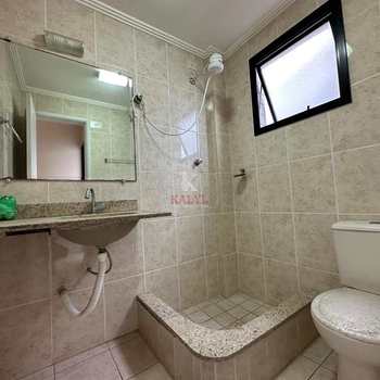 Apartamento em Praia Grande, bairro Guilhermina