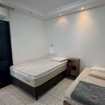 Apartamento em Praia Grande, bairro Guilhermina