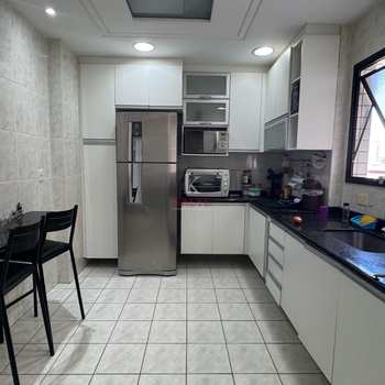 Apartamento em Praia Grande, bairro Guilhermina