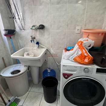 Apartamento em Praia Grande, bairro Guilhermina